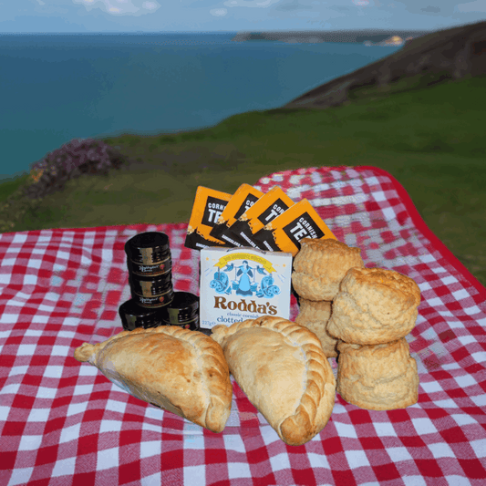 Cornish cream tea and pasties by post - Cornish gift box at it's best